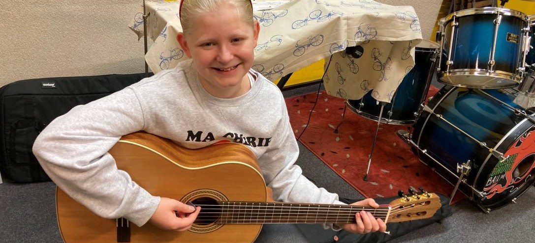 Weihnachtliche Videogrüße aus der MUSIC SCHOOL BAUM